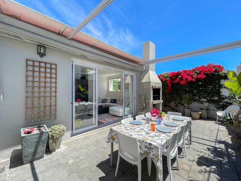 4 Bedroom Property for Sale in Sea Point Western Cape